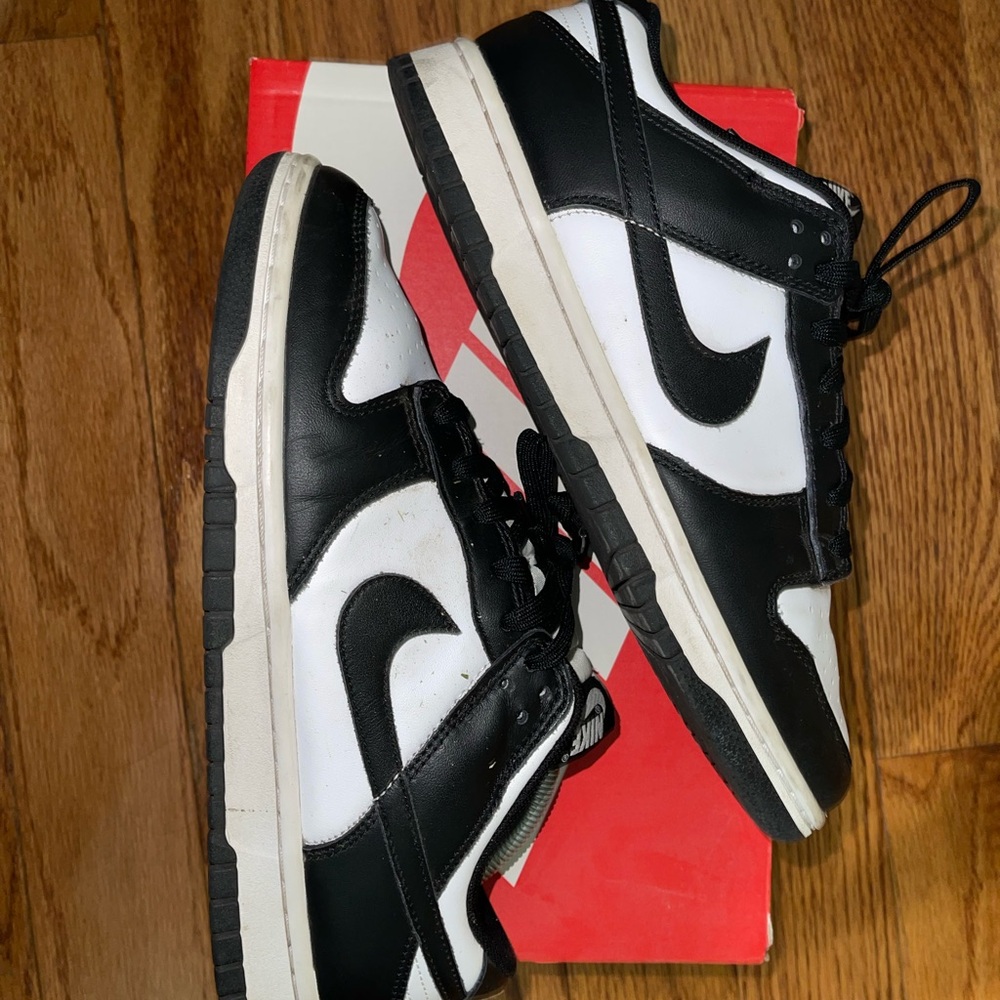 Nike dunk lows Black and White Sneakers size 8.5 men’s used comes with og box - Picture 4 of 10